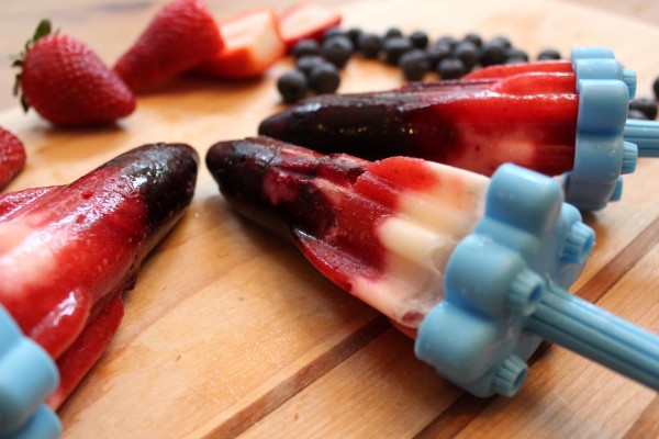 Patriotic Probiotic Rocket Pops made with whole fruit - Health, Home, & Happiness