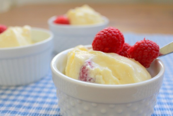 homemade raspberry vanilla frozen yogurt