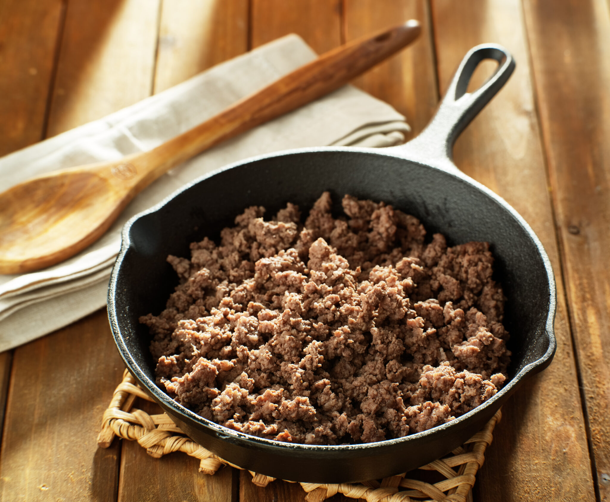 Ground Beef In Skillet 2048x1685 